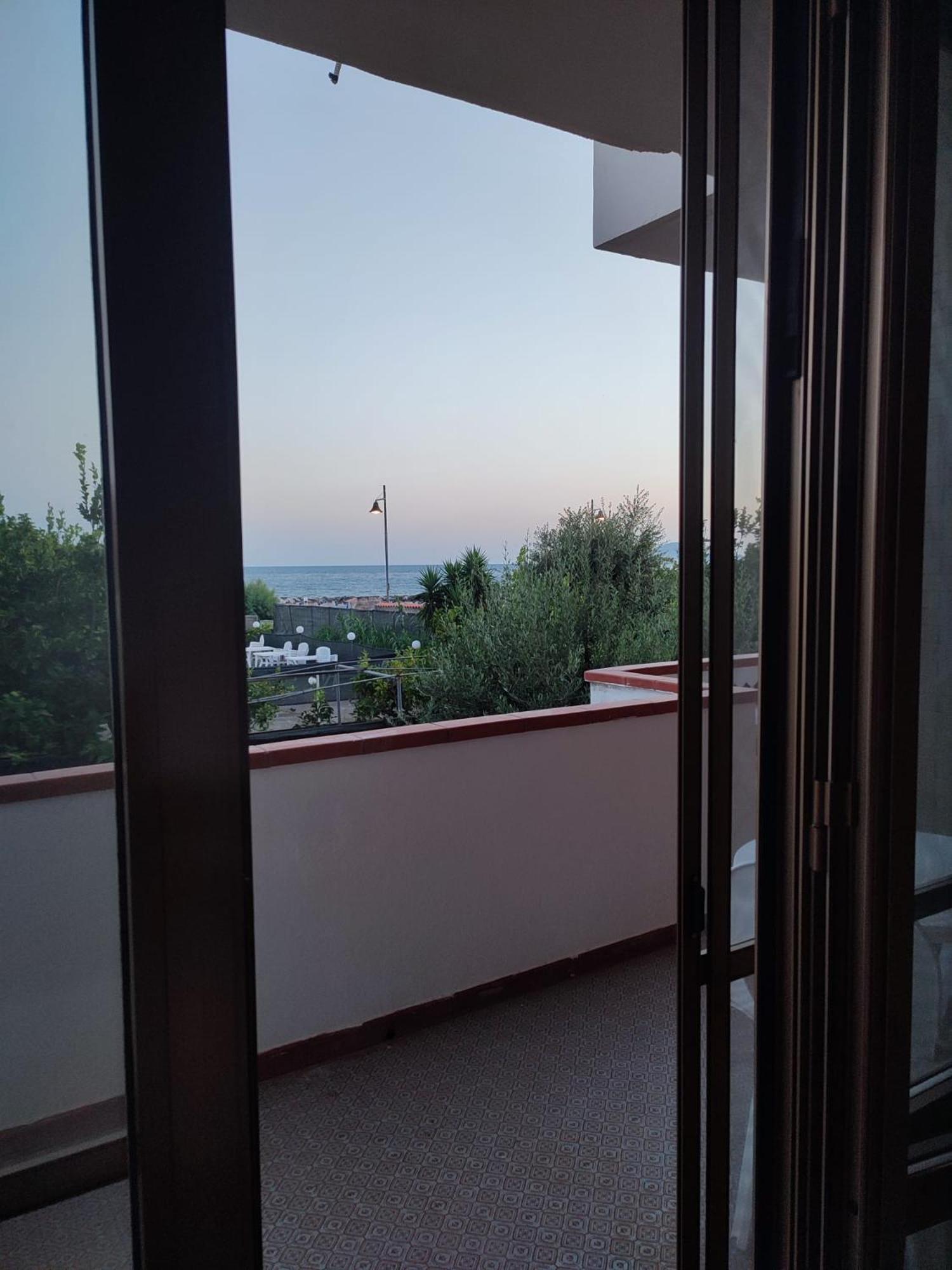 Hotel Profumo Di Mare Formia Esterno foto